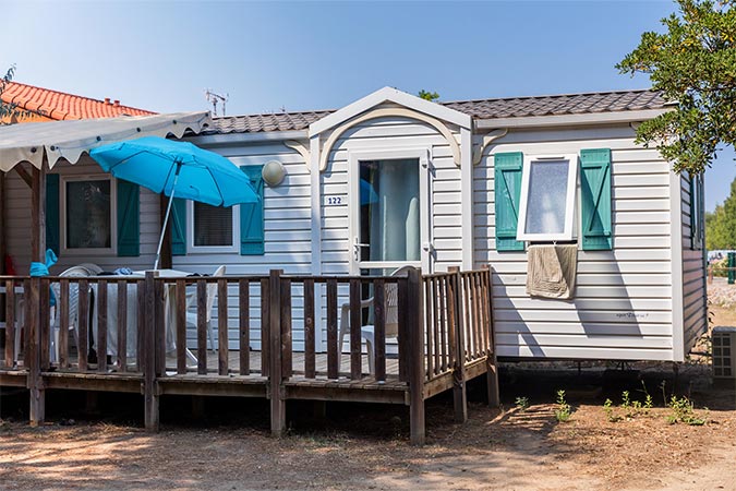 terrasse ombragée du mobil-home Classic à Torreilles