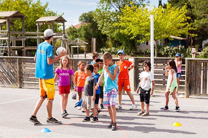 activité sportive au club enfants